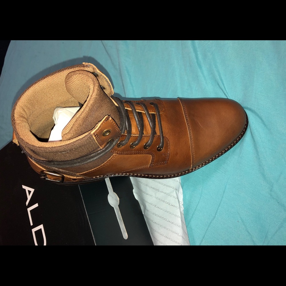 Boots - Picture 5 of 6